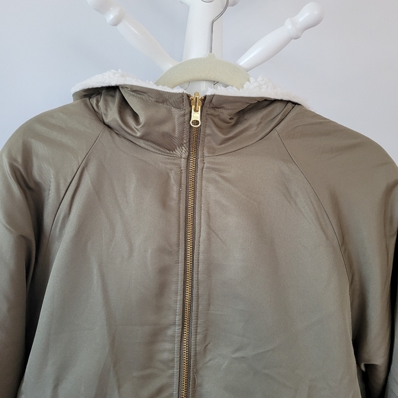 REVERSIBLE 2 Way Cozy Cream & Olive Teddy Bomber Jacket - Picture 12 of 15